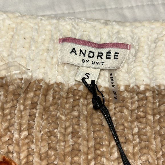 Sweater - Picture 2 of 2